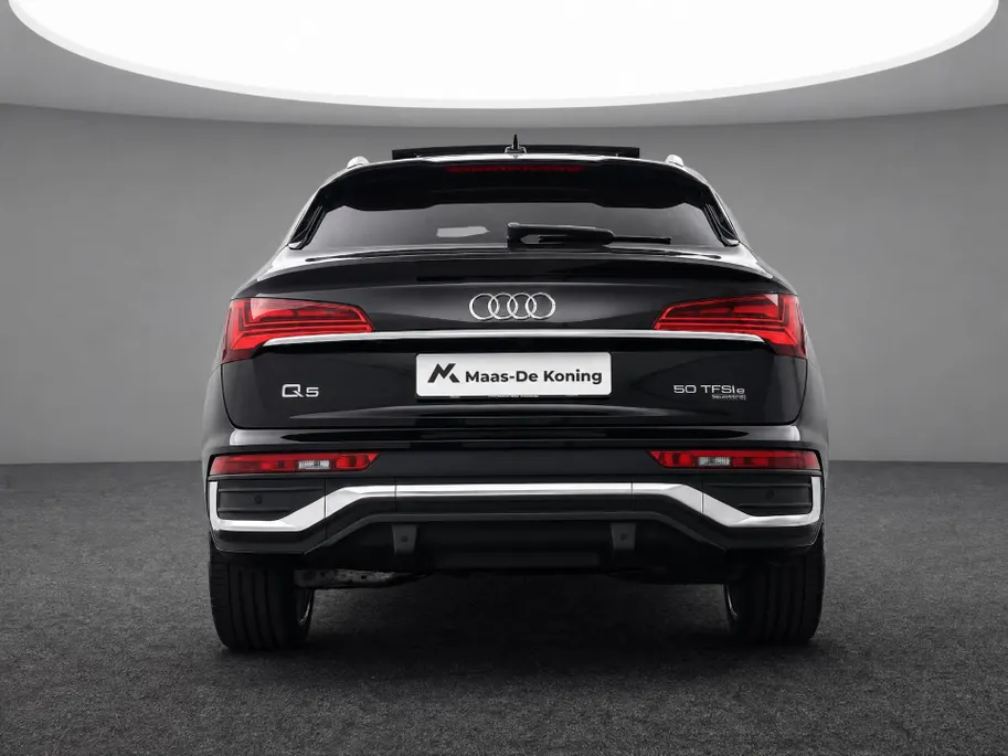 Audi Q5 Sportback 50 TFSIe 299pk S-tronic S edition · Camera · Panoramadak · Apple/Android Car Play · Navigatie · Elek. Achterklep · Stoelverwarming ·