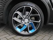 Lynk & Co 01 1.5 | PHEV | Trekhaak | Stoelverwarming | Elek. stoelverstelling + achterklep | Pano dak | Dodehoek detectie | Camera | 20' LM | HK Audio |