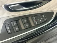 Renault Espace 225PK TCe Initiale Paris 7p. Automaat | 7 Zitplaatsen | Stoelverwarming | Schuif/Kantel Dak | Stoelverkoeling | Semi Elektrische Wegklapbare Trekhaak | Climate Control | Apple CarPlay/Android Auto | Head Up Display | Wit Leder | Camera | Parkeersensoren |
