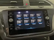 Volkswagen Tiguan 1.4 TSI eHybrid 245pk DSG Life Business · Camera · Inklap. Trekhaak · Stuur- & Stoelverwarming · Parkeerassistent · Apple/Android Car Play ·