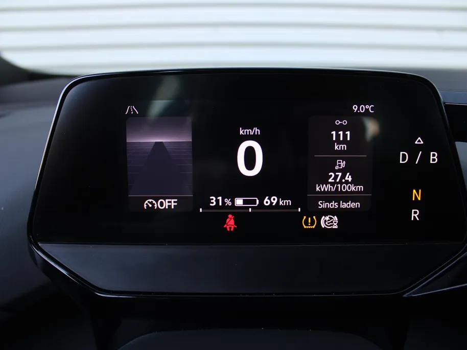 Volkswagen ID.4 Pure 52 kWh | Stuur- / Stoel- / Voorruit Verwarming | Clima | 19' LM | Cruise adapt. | PDC | Navi |