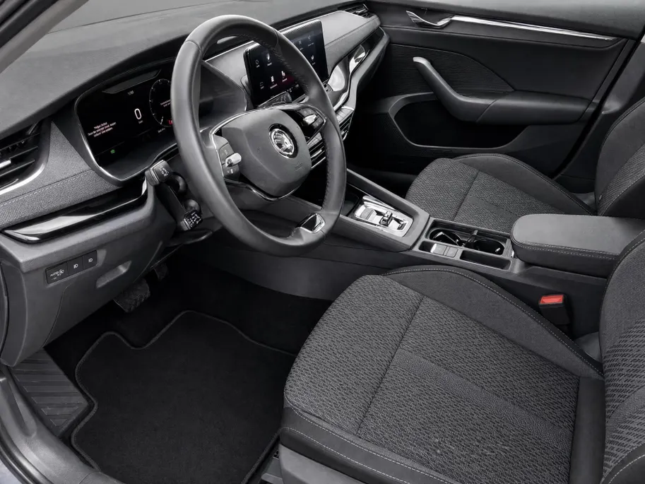 Škoda Octavia Combi 1.5e-TSI/150PK Business Edition Plus · Navigatie · Apple/Android Car Play · Camera + Parkeersensoren · Stoelverwarming ·