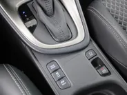 Mazda 2 Hybrid 1.5 Select | 16" LM | Stoel- & stuurverwarming | HUD | Camera | Dodehoek sensor | Clima | Apple Carplay/Android Auto |