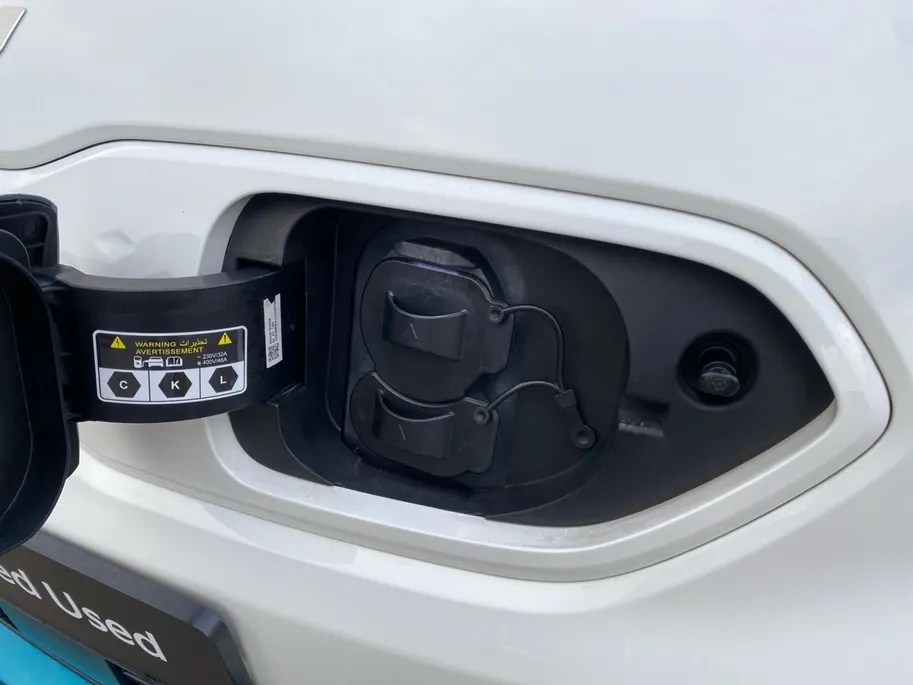 Kia e-Niro DynamicLine 64 kWh | Climate control | Navigatie | 17 inch LM-velgen | Keyless | AppleCarPlay-Android Auto | Parkeercamera | SOH 99.3% |