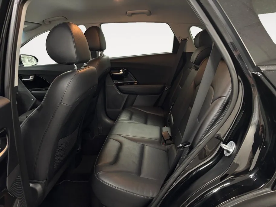 Kia Niro 1.6 GDi Hybrid ExecutiveLine AUTOMAAT AIRCO CAMERA LEER STOELVERWARMING+STOELKOELING STUURVERWARMING LM VELGEN HOGE INSTAP ELECTRISCHE STOELEN JBLSPEAKERS ZEER MOOIE AUTO