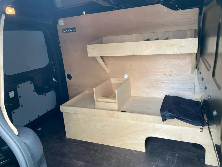 Ford Transit Courier 1.0 EcoBoost Limited automaat | NL-Auto| 1e Eigenaar | Dealeronderhouden | Winter Pack | Trekhaak | Navigatie | Camera | Parkeersensoren | Climate Control |