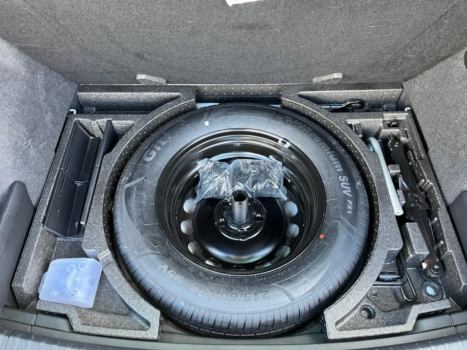 Škoda Karoq 1.5 TSI ACT Business Edition |Upgrade Business|Trekhaak| Stuur/Stoelverwarming| Comfort-pakket|12 maanden Bovag garantie|