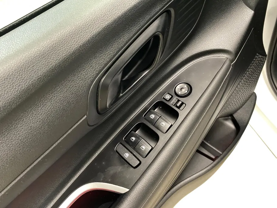 Hyundai i20 1.2 COMFORT | APPLE CARPLAY | CAMERA | 4 SEIZOENBANDEN | NL-AUTO |