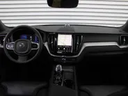Volvo XC60 2.0 T8 Plug-in hybrid AWD Ultimate Black Edition | Trekhaak elektr. | Luchtvering | Schuifdak | Leer | Geheugenstoelen | B&W audio | Stoelventilatie | Winterset | Zeer nette auto |