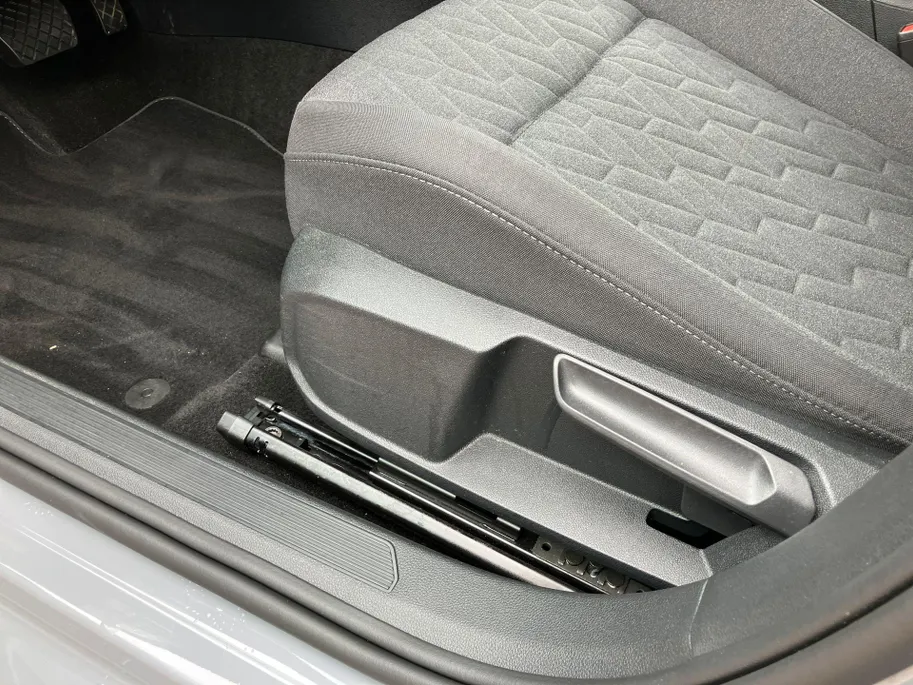 Volkswagen Golf 1.5eTSI/150PK DSG Life Edition · Apple/Android Car Play · Navigatie · Head-Up display · Stoel-& stuurverwarming · Garantie t/m 21-04-2030 of 100000km.