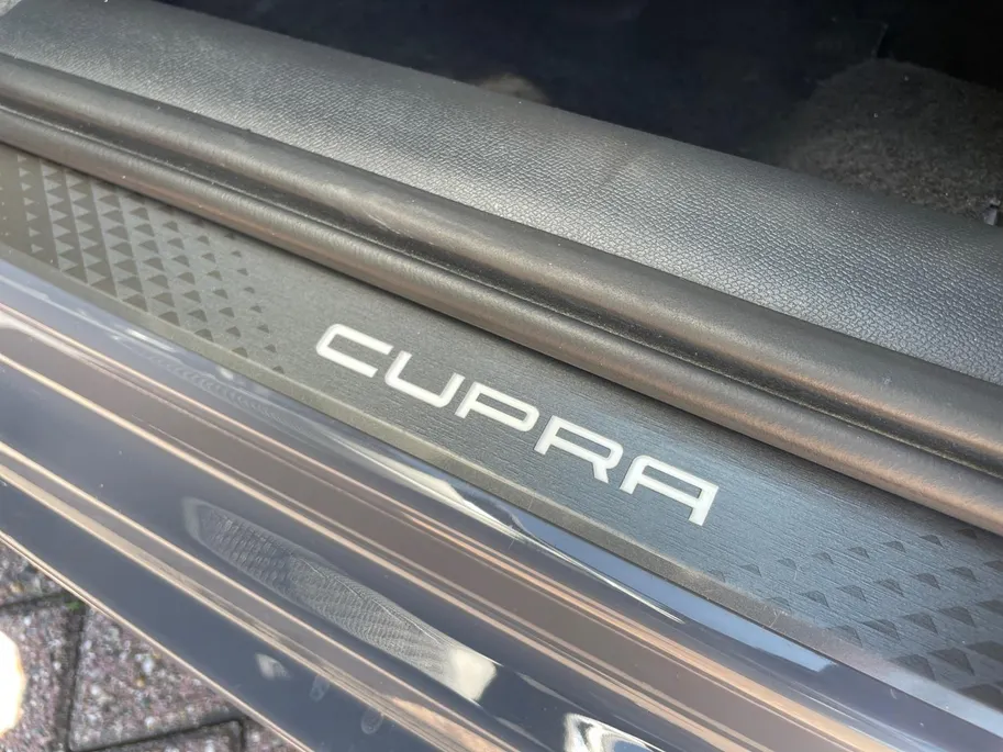 CUPRA Leon 1.5 TSI e-Hybrid Business *Automaat*Navi+Camera*Parkeersensoren*Climate Control*Winter Pack*LM.Velgen*Nette auto!