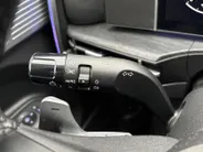Hyundai Santa Fe 1.6 T-GDI PHEV Premium Plus 4WD 7p | Uniek Two Tone wrap Z-Signing | LED koplampen | Bose Audio | All Season banden | Lederen bekleding | NU Rijklaarprijs! Incl.12 Maanden, APK, Onderhoudsbeurt etc! Premiumpakket gratis!