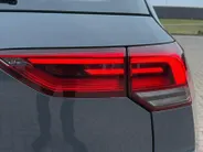 Volkswagen Golf 1.0 eTSI Life Business *Automaat*Navigatie*Parkeersensoren*LM.Velgen*IN ZEER NETTE STAAT!