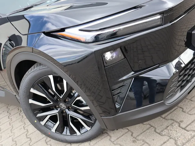 Toyota C-HR+ First Edition 77 kWh | Stuur/Stoel Verwarming | 20 Inch