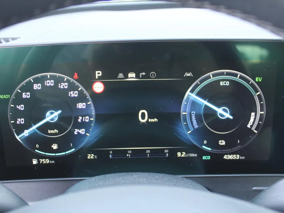 Kia Sportage 1.6 T-GDi Hybrid DynamicPlusLine | Stuur-/stoelverwarming | Elek. stoelverstelling + achterklep | Schuifdak | 18' LM | Matrix LED | Cruise adapt. | Camera |