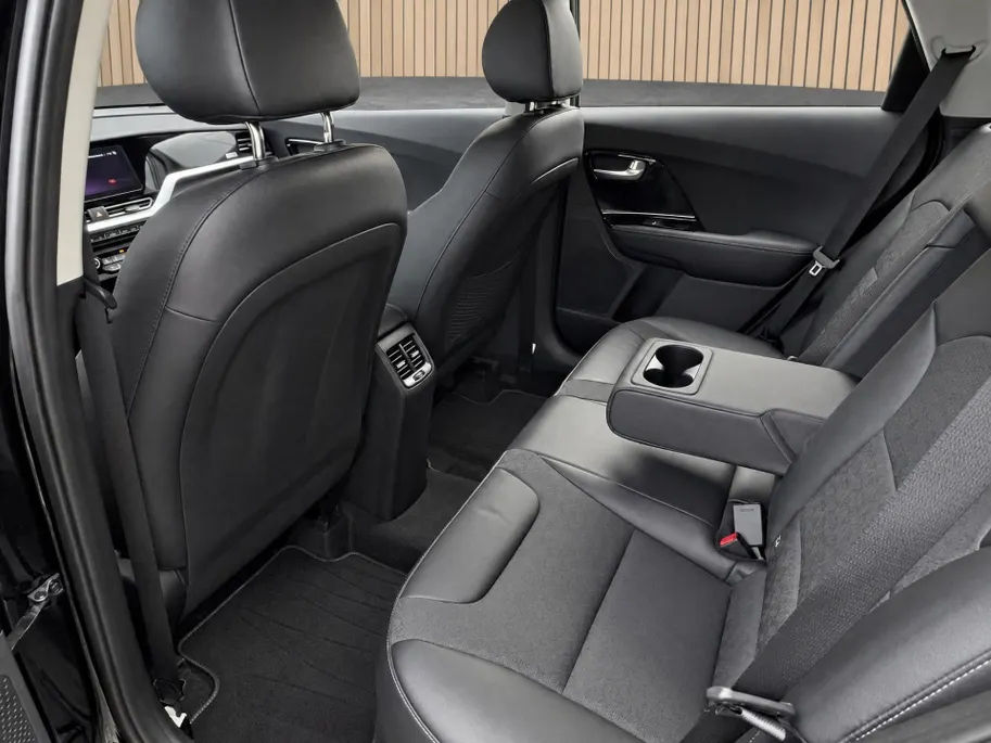 Kia Niro 1.6 GDi Hybrid DynamicLine Dealer onderhouden | Navigatie | ACC | Climate control | Superzuinig | HEV |