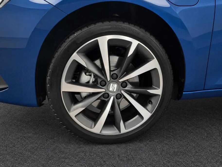 SEAT Leon FR Business 1.5 TSI eHybrid 150 kW / 204 PK Hb | Trekhaak | Metallic Lak | 18'' Lichtmetalen velgen | 5000,- Herwaardering!!!