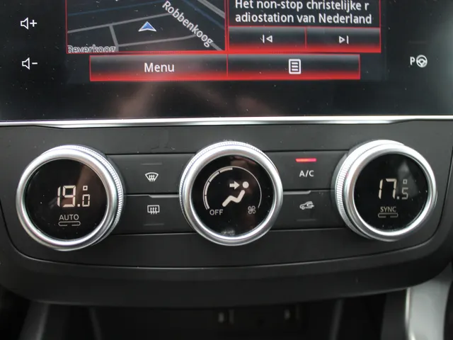 Renault Kadjar 1.3 TCe 160 PK Intens | Automaat | Stoelverwarming voor | Camera achter | uitschuifbare voorstoelen |