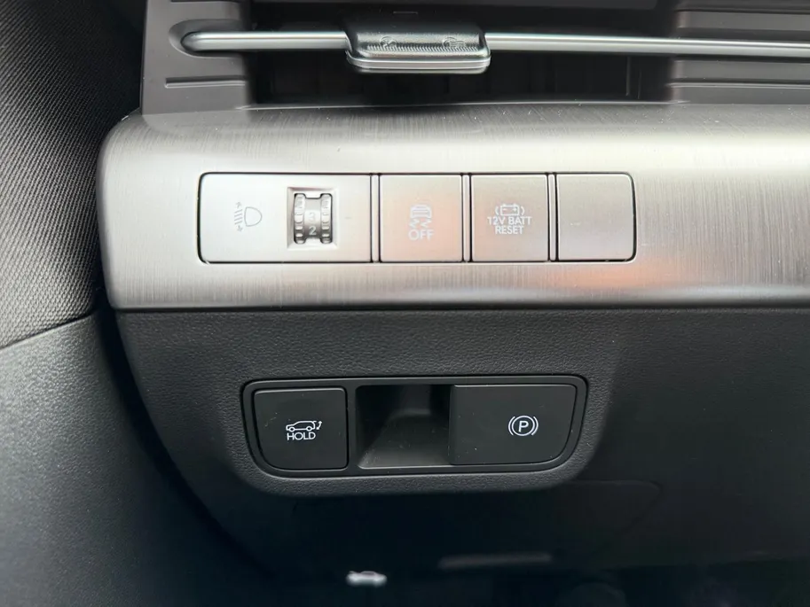 Hyundai Kona 1.6 GDI HEV Comfort Smart | Navigatie| Stoel/Stuurverwarming| Elektrische achterklep| Achteruitrijcamera| Parkeersensoren v+a |