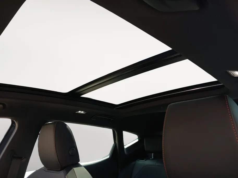 CUPRA Formentor 1.5 TSI e-Hybrid Business | NIEUWE AUTO | Elektrisch Wegklapbare Trekhaak | Schuif/Kantel Dak | Digital Cockpit | Camera | Parkeersensoren | Stoelverwarming | Stuurwielverwarming | Apple CarPlay/Android Auto |