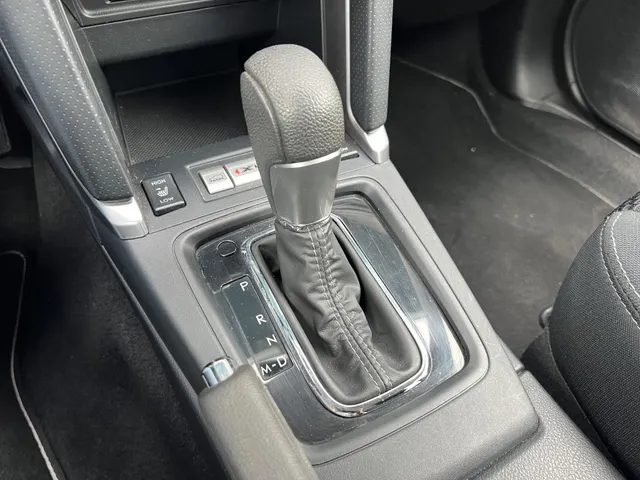 Subaru Forester 2.0 Luxury Plus Eyesight Automaat | Trekhaak | 17' LM Velgen | Climate Control | Elek. Schuif/Kantel Dak