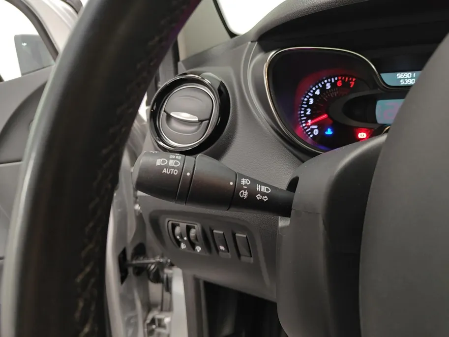 Renault Captur 1.3 TCe Intens NAVI AIRCO TREKHAAK CAMERA ANDROID AUTO 4 CILINDER 130PK HOGE INSTAP ZEER MOOIE AUTO