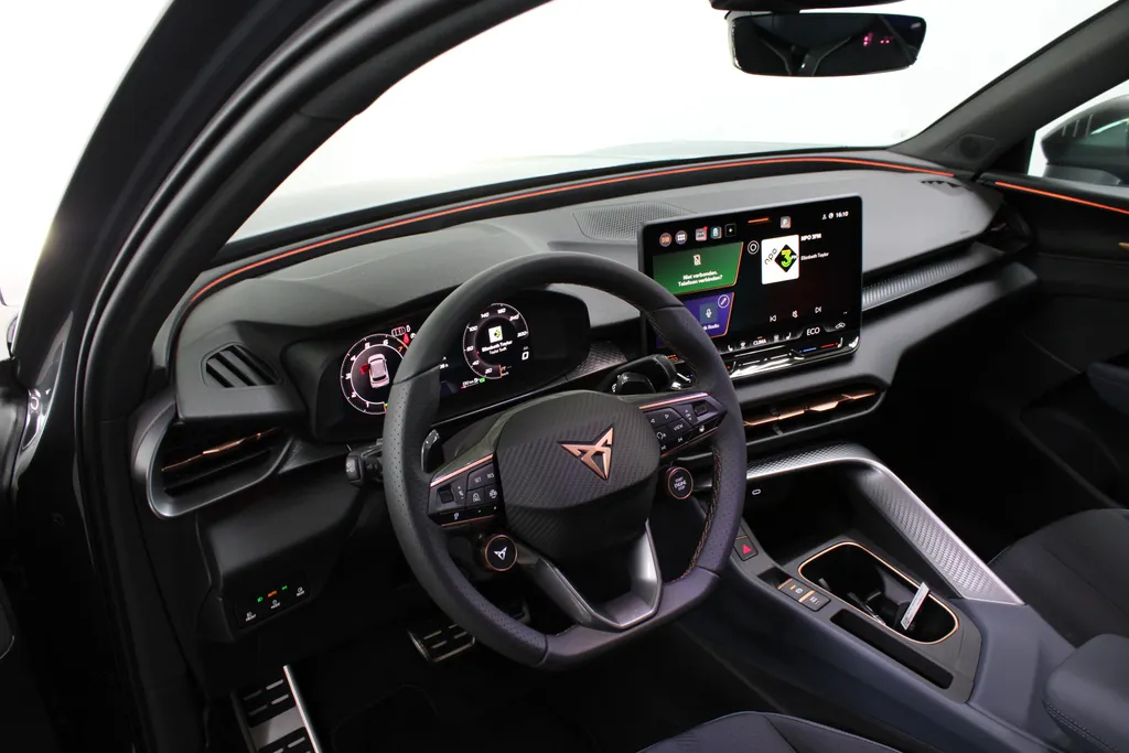 CUPRA Terramar 1.5 TSI e-Hybrid Business / Trekhaak / Pan. dak / Stoel + Stuur verw. /