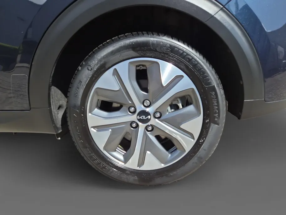 Kia e-Niro ExecutiveLine 64 kWh 1e Eigenaar | 3 Fase laden | Metallic lak | Trekhaak | Fabrieksgarantie 27-1-2029 + 3x 1 jaar* | NAP