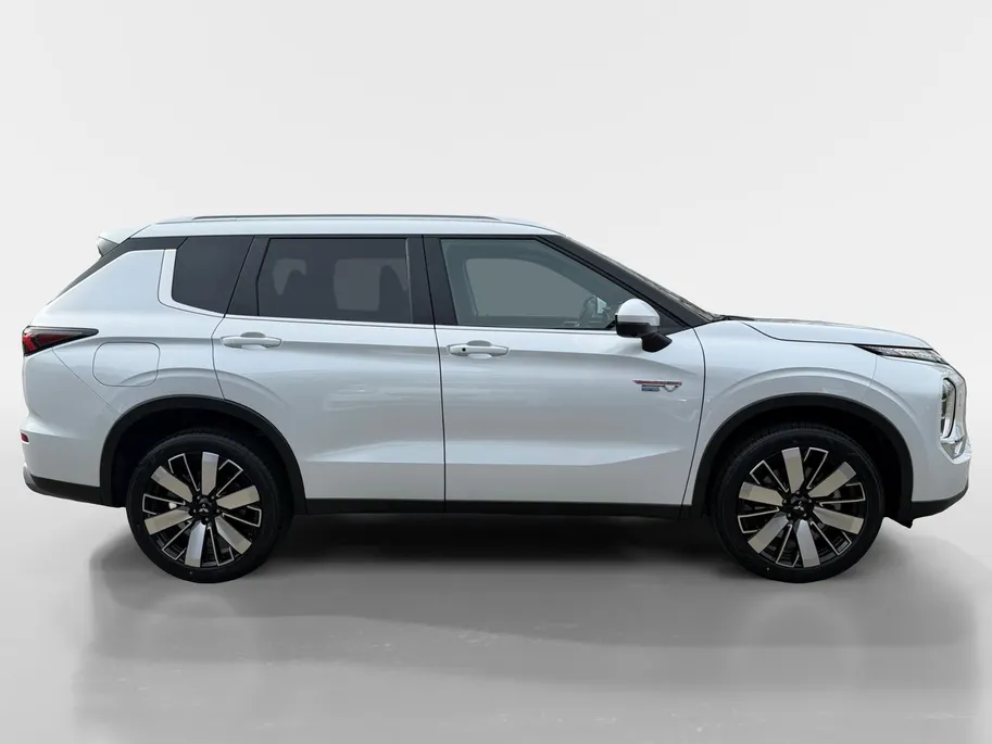 Mitsubishi Outlander 2.4 PHEV Intense + | Modeljaar 2026 | 6000 EURO Korting | Direct leverbaar | Rondom camera | Stoel stuur verwarming |
