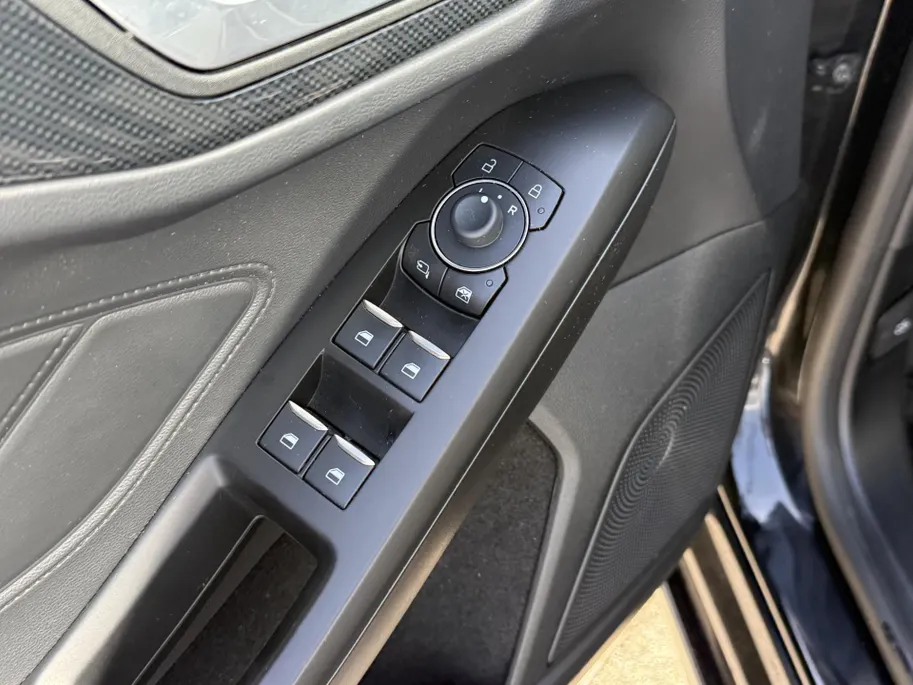 Ford Focus Wagon 1.0 EcoBoost Hybrid ST Line