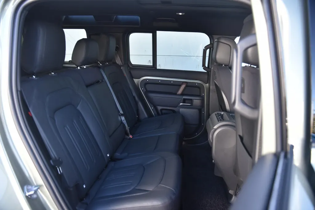 Land Rover Defender X 110 P400e