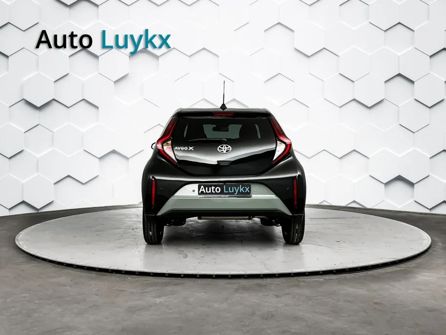 Toyota Aygo X 1.0 VVT-i S-CVT Pulse Plus Automaat | Keyless Entry | Parkeersensoren voor + achter | 17'' L.M. Velgen