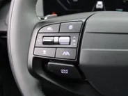 Kia EV6 Light Edition 63 kWh | Stuur-/stoelverwarming | Camera | 19' LM | LED | Cruise adapt. | Clima | Draadloze telefoonlader | 17% bijtelling |