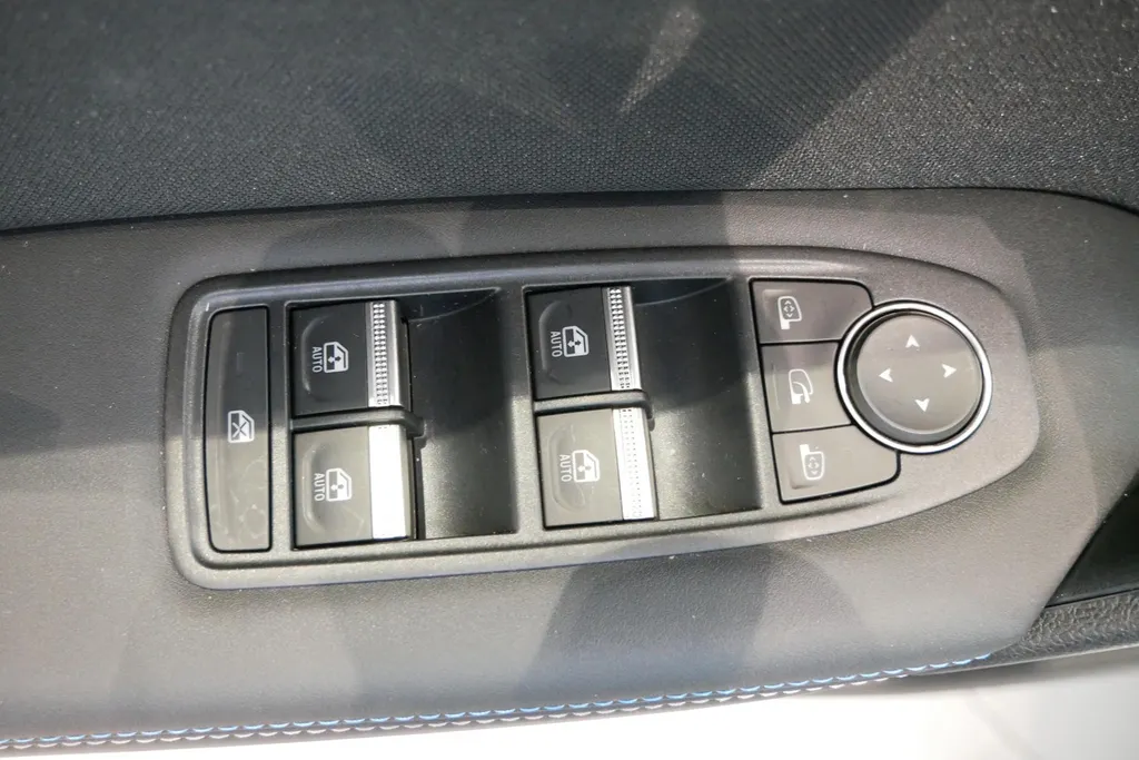 Renault Captur 1.8 E-Tech full hybrid 160 esprit Alpine | Rijdende demonstratie auto | Vraag naar de actuele kilometerstand |