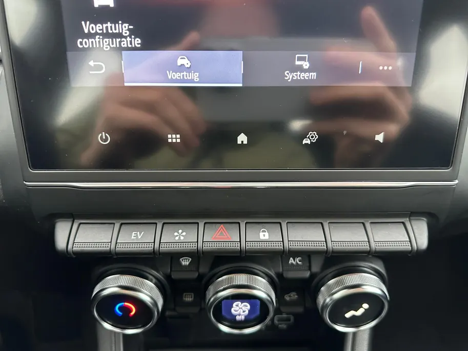 Renault Captur 1.6 E-Tech Plug-in Hybrid 160 Intens | Automaat | Navigatie | Parkeersensoren | Camera | Apple Carplay & Android Auto | Climate Control | 12 Maanden BOVAG Garantie