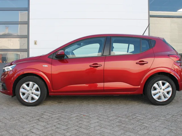 Dacia Sandero 1.0 TCe 90 PK LPG G3 Expression | Trekhaak | Camera achter | Airco | 12V aansluiting in kofferbak | Dode hoe detectie |