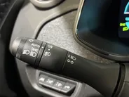 Renault ZOE R135 Evolution 52 kWh Automaat | DEMO | Camera | Parkeersensoren | Apple CarPlay/Android Auto | Climate Control | Full LED | Lichtmetalen Velgen | Digital Cockpit | Cruise Control |