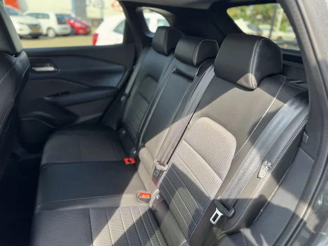 Nissan QASHQAI 1.3 MHEV Xtronic N-Connecta 1/2 leder