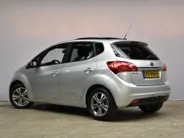 Kia Venga 1.4 CVVT 90pk Summer Edition Navigatie, Panoramadak, Trekhaak.