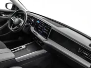 Volkswagen Passat Variant 1.5 eTSI 150pk DSG Business · Camera · Stuur- & Stoelverwarming · Apple/Android Car Play · Massagefunctie Voorstoelen · Garantie t/m 11-06-2028 of 100.000km