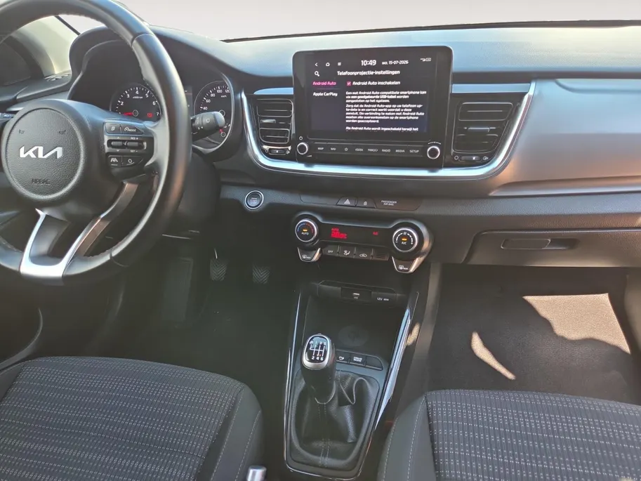 Kia Stonic 1.0 T-GDi MHEV DynamicLine | Cruise Control Adaptief | Achteruitrijcamera | Apple Carplay& Android Auto | LM Velgen | rijstrooksensor met correctie | Fabrieksgarantie t/m 15-02-2031 | Alseason Banden |