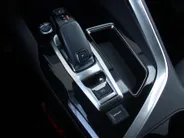 Peugeot 3008 1.6 e-THP Allure | Trekhaak | Navi | Elektr. achterklep | Camera | Apple Carplay/Android Auto | Cruise | 18' LM | All seasons |