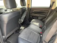 Mitsubishi Outlander 2.4 PHEV Intense Apple Carplay/Android Auto , electronic climate controle , leder , stoelverwarming , lm velgen , cruise , trekhaak .