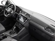 Volkswagen Tiguan 1.4 TSI 245pk DSG eHybrid Life Business · Apple/Android Car Play · Wegklapbare Trekhaak · Navigatie · P-Sensoren · Stoel-& Stuurverwarming · 17'' Inch ·