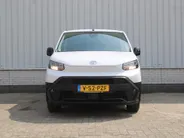 Toyota ProAce CITY 1.5 D-4D L1 Professional | Automaat | 3-zits | Clima | Navi | Camera | Cruise | Dodehoek detectie | Stoel- en stuurverwarming | Digitale binnenspiegel |