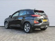Hyundai Kona 1.6 GDI HEV Comfort | Trekhaak | Camera | 16' LM | Cruise adapt. | Navi | Apple Carplay/Android Auto | Clima | All seasons |