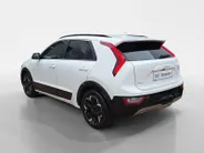 Kia Niro EV ExecutiveLine 64.8 kWh Accu 100% | Meest luxe uitvoering | Schuif/kantel dak | Dodehoek Detectie | Cruise Control Adaptief |  Head up Display | Stoelverwarming en Ventilatie | Harmen / Kardon | camera | Carplay & Android | Fabrieksgarantie t/m 19-06-2031