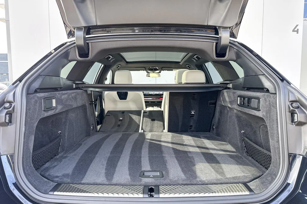 BMW 5 Serie Touring 550e xDrive