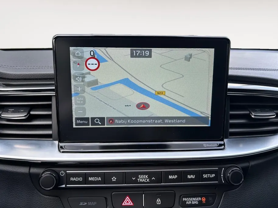 Kia Ceed Sportswagon 1.0 T-GDi DynamicPlusLine | Apple Carplay / Android Auto | Navigatiesyteem | Parkeersensoren + Camera Achter | Licht + Regensensor | Stoel + Stuurverwarming | Cruise Control | Climate Control | Rijstrooksensor + Correctie |
