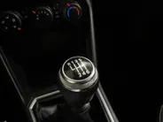 Dacia Sandero 90PK TCe Comfort | Apple CarPlay/Android Auto | Airco | Cruise Control | Full LED | Armsteun | Elektrische Ramen & Spiegels | Licht & Regen Sensor |